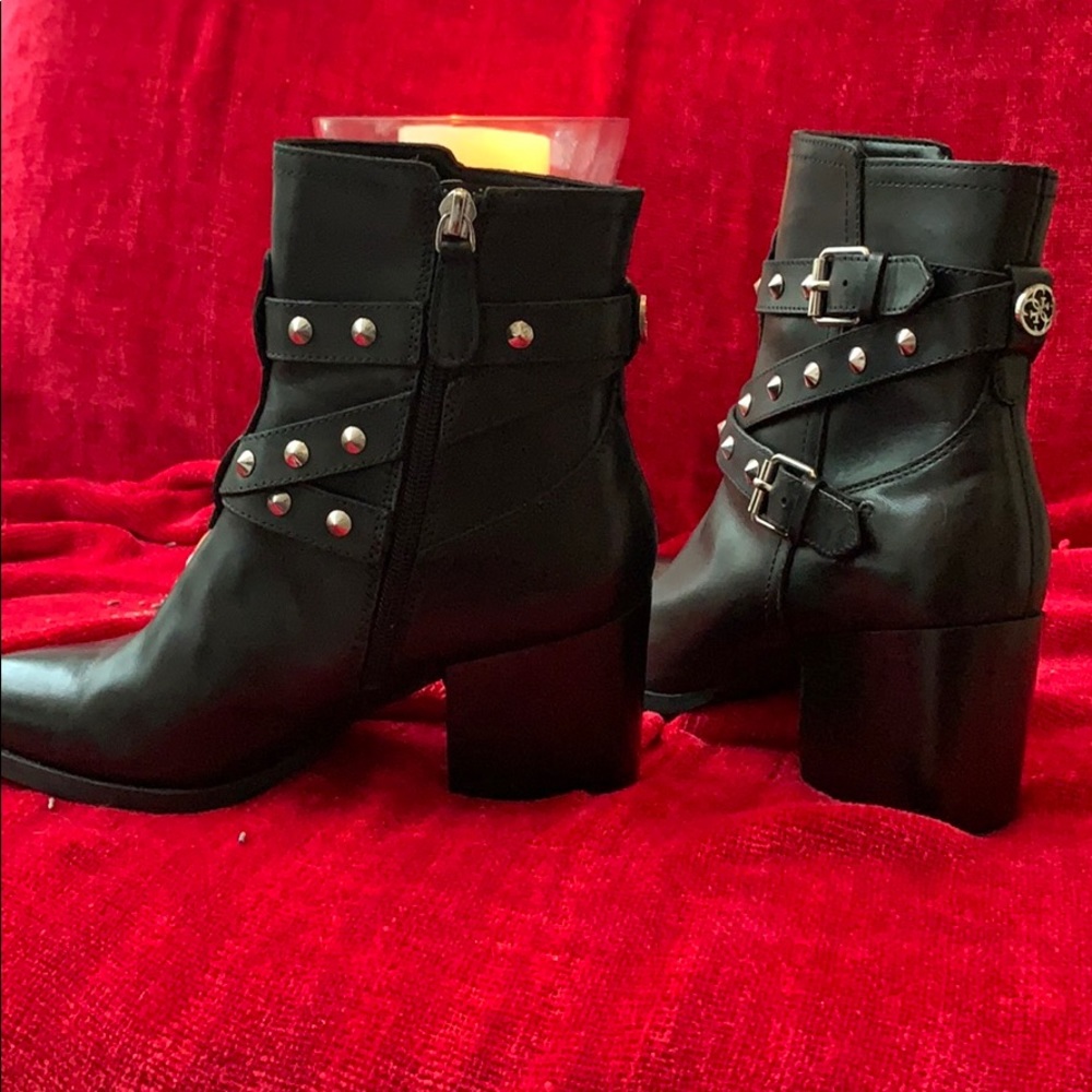 Gianni Bini ankle boots
